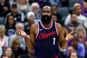 篮网不断突破！，哈兰德连续五场比赛得分超过领先优势明显赢得满堂喝彩-九游体育下载